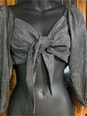 Pomelo Sparkle Tie-Front Long Sleeve Crop Top - Black small